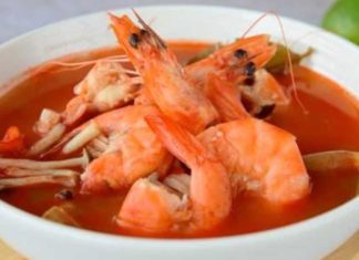 Delicioso caldo de camarón estilo Nayarit
