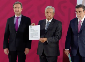 AMLO Firma iniciativa del FIN de la Reforma “Educativa”