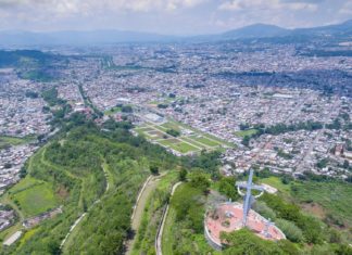 Cerro de la Cruz: Guardián y Volcán