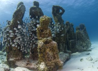Un museo bajo el océano en Cancún ¡Increíble!