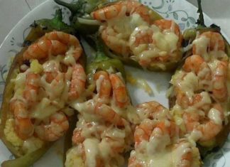 Chiles gratinados rellenos de camarón, para chuparse los dedos
