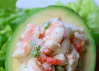 Deliciosos aguacates rellenos de camarón