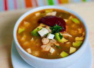 Caldo Tlalpeño, ideal para combatir hasta la más dura resaca