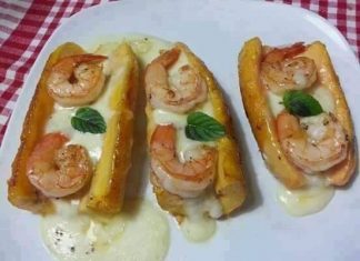 Plátanos macho rellenos de camarón y mozarella