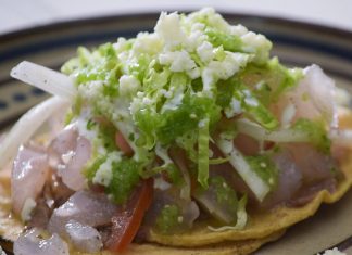 Prepara tostadas de pata de cerdo