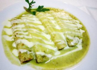 Enchiladas suizas con cilantro y crema (Receta)