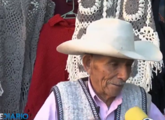 Ancianito viaja 12 hrs para vender las prendas que teje y conmueve las redes
