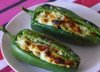 Jalapeños rellenos de atún y queso
