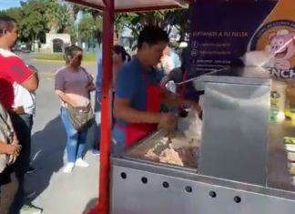 Nayarita regala 1000 tacos a los huelguistas de la UAN