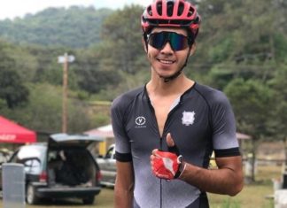 Ciclista nayarita, vende donas para cumplir sus metas