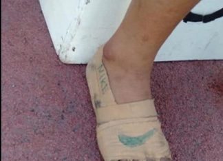 Niña corre con “Nike” pintados en sus pies descalzos y gana 3 medallas