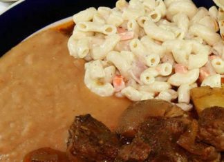 Barbacoa, frijoles puercos y sopa fría las tres recetas en una
