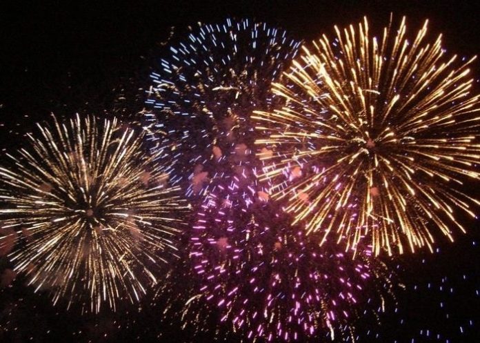 fuegos-artificiales-700x500