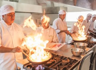 Busca Canadá cocineros mexicanos, ofrece sueldo de 34,500 pesos