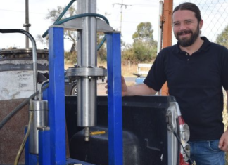Jaliscienses hallan fórmula: producen 1L de gasolina por 4 pesos