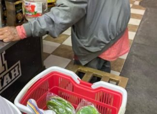 Ancianito vendedor de nopales en Tepic se viraliza en redes
