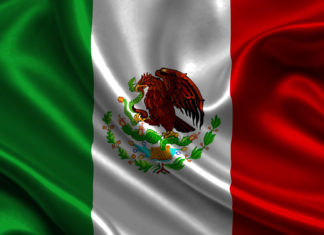 La Historia de Nuestra Bandera: México