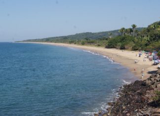 Punta Raza, La Playa de Agua Turquesa