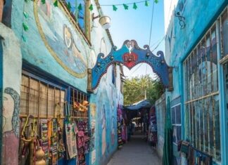 Nayarit también tiene su callejón del beso en Bucerías