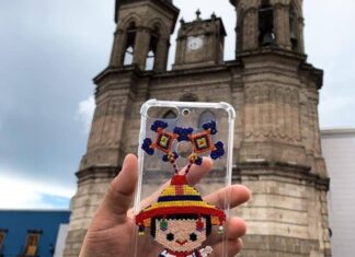 Carátulas para celulares con motivos Wixarikas se vuelven tendencia