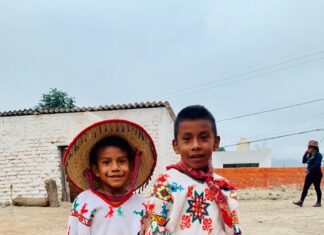 Estos son los elementos del traje típico de Nayarit