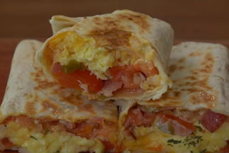 Burritos de huevo, un plato original para el desayuno.