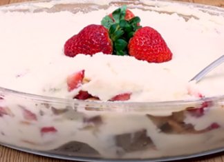 Atrévete a realizar un postre de fresa con diferentes leches de manera práctica.