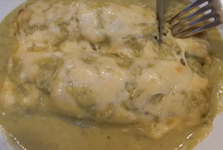 Enchiladas suizas, para deleitar al paladar.