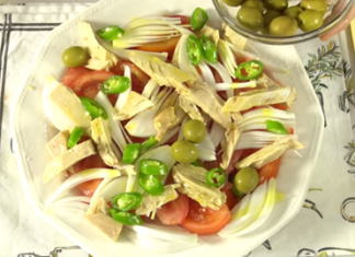 La gastronomía es el arte para poder generar felicidad; deléitate con una“ensalada de tomate”