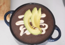 Aprendamos cocinar y saborear comida vegana ” sopa de frijol negro”