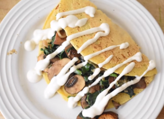 Realiza un desayuno vegano rapidísimo ” omelette con champiñones y espinacas “.