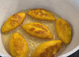 Empanadas de plátano con fresa o piña