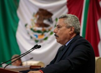 Promueve Congreso remuneración para profesionales de la salud durante su servicio social