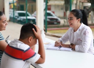 Familias de Borbollón recibieron a Alba Cristal