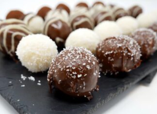 Bolitas de coco y chocolate