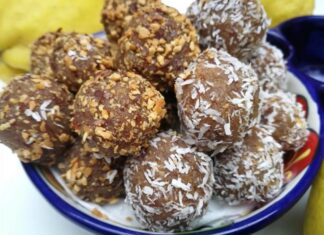 Bolitas de fruta con pasas, avellanas y copos de avena