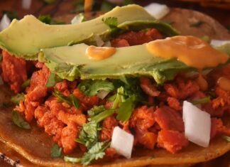 Tacos de cecina enchilada