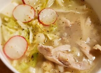 Pozole blanco de pollo