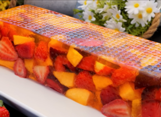 Pastel-gelatina de frutas