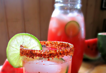 Para esta temporada atrévete a consentir a tu familia con una riquísima agua de sandía con pepino y limón.