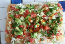 Una botana fuera de serie: ” chicharrón de harina con cueritos”.