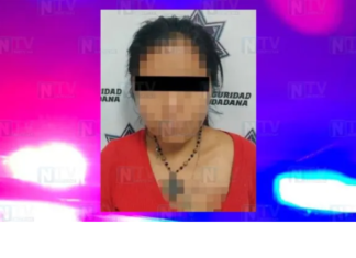 Arrestan a mujer por amarrar y golpear en una silla a su hija de tres años de edad