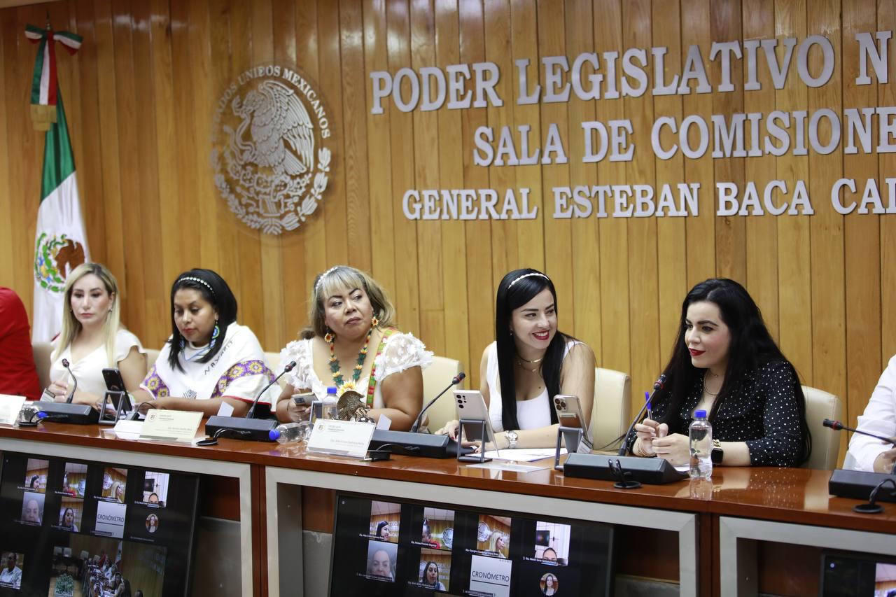 Congreso aprueba propuesta de convocatoria para consulta a comunidades ...