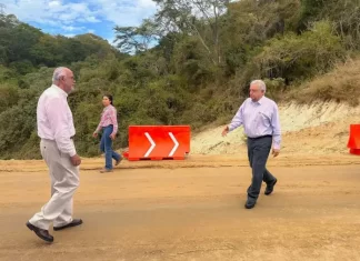 El presidente López Obrador es recibido en Nayarit por el gobernador Navarro