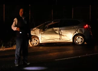 Jóvenes hicieron pedazos su auto en el libramiento de Tepic, todos sobrevivieron