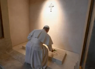 Papa León XIV visita tumba del Papa Francisco