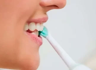 Pasta dental puede ser riesgosa para la salud, Cofepris ordena suspender su uso