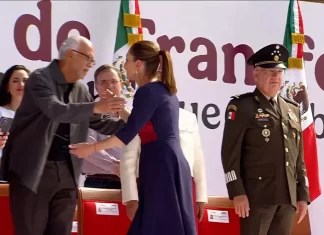 Gobernador Navarro acompaña a Sheinbaum en Zócalo por siete años de transformación