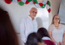 Miguel Ángel Navarro dialoga con estudiantes y docentes de la Secundaria General 51 de Xalisco