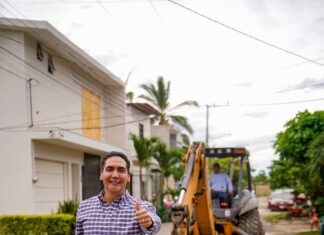 “La gente quiere hechos y resultados”: Héctor Santana arranca obra en la calle Amapa